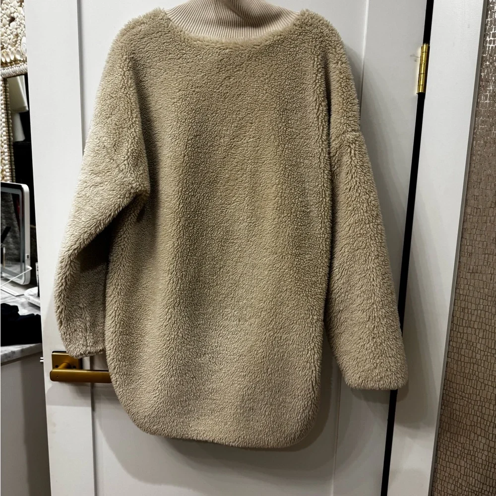 Varley Cream Teddy Jacket - Picture 6 of 6